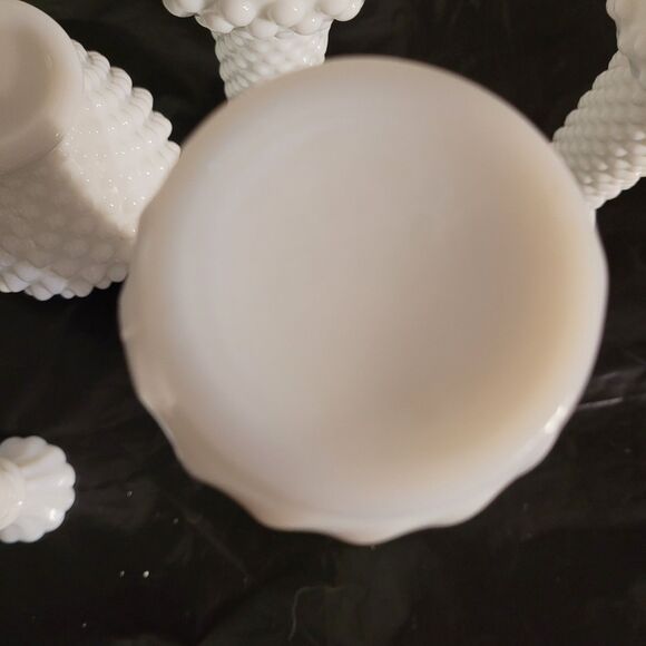 5 piece vtg milk glass vases tall and short 3 different sizes - Picture 14 of 16